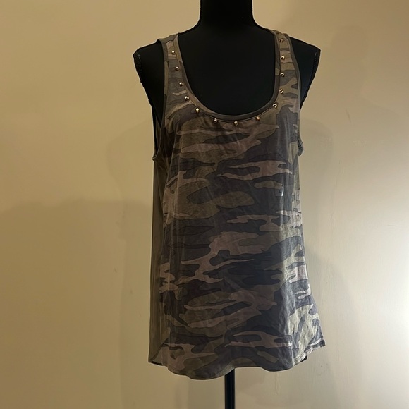 Express Camouflage Tank Top - Picture 1 of 8